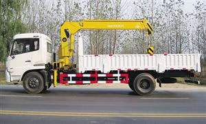 Xe tải Với Crane